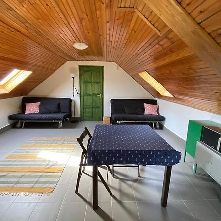 Preshaz A Hegyteton Apartment Pecsely Bagian luar foto